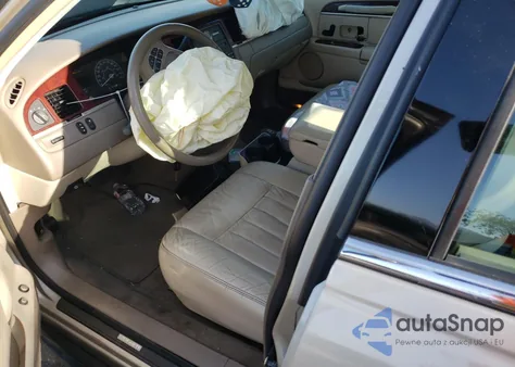 2004 Lincoln Town Car Executive from USA, damaged, VIN 1LNHM81W74Y601997